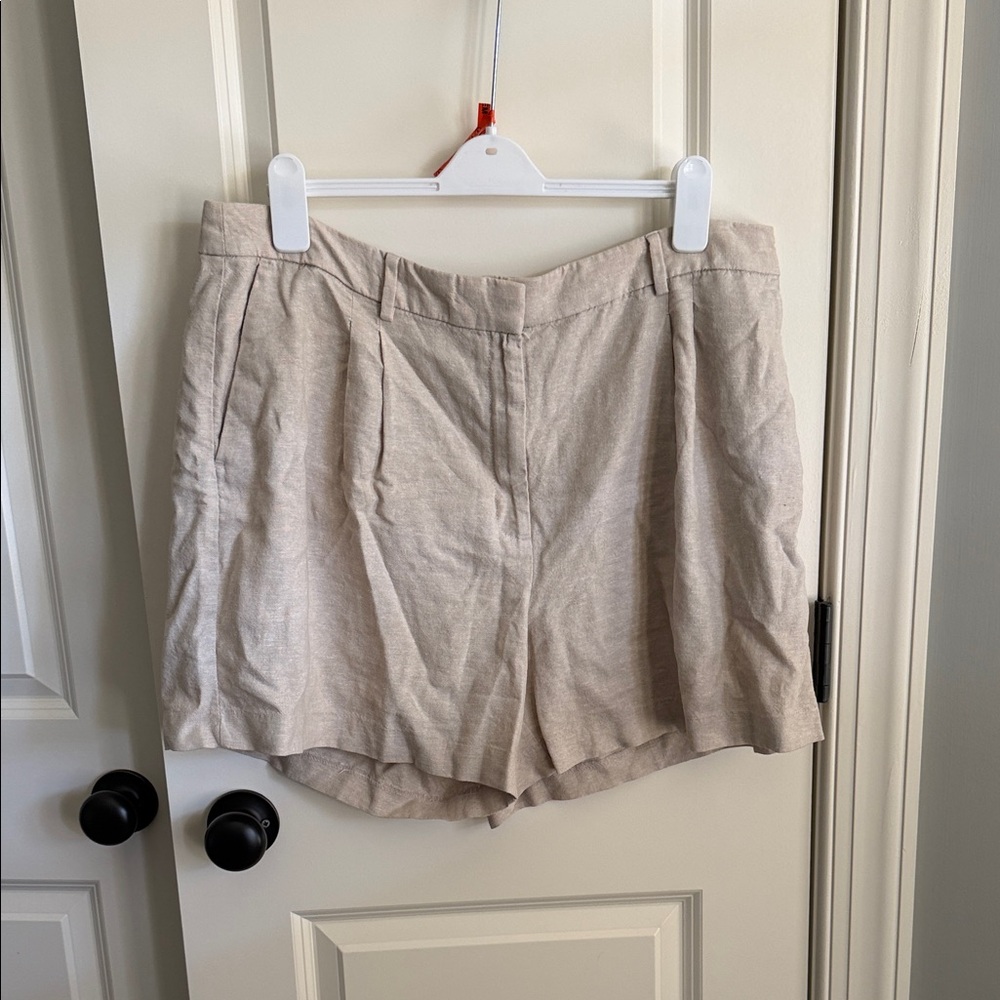 Old Navy Women's Beige Linen Shorts